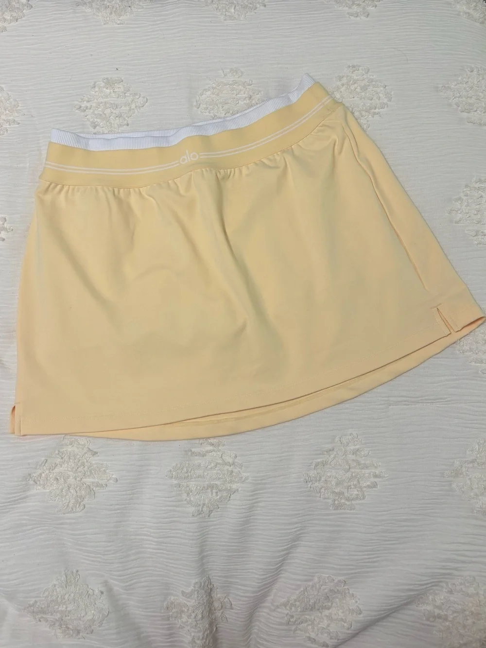 ALO Yoga Airbrush Better Together set-candlelight yellow